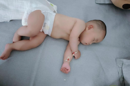 博尔塔拉蒙古宝宝短发型女